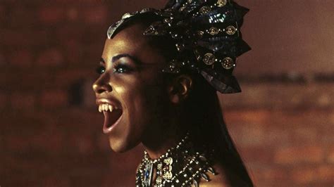 queen of the damned akasha fangs